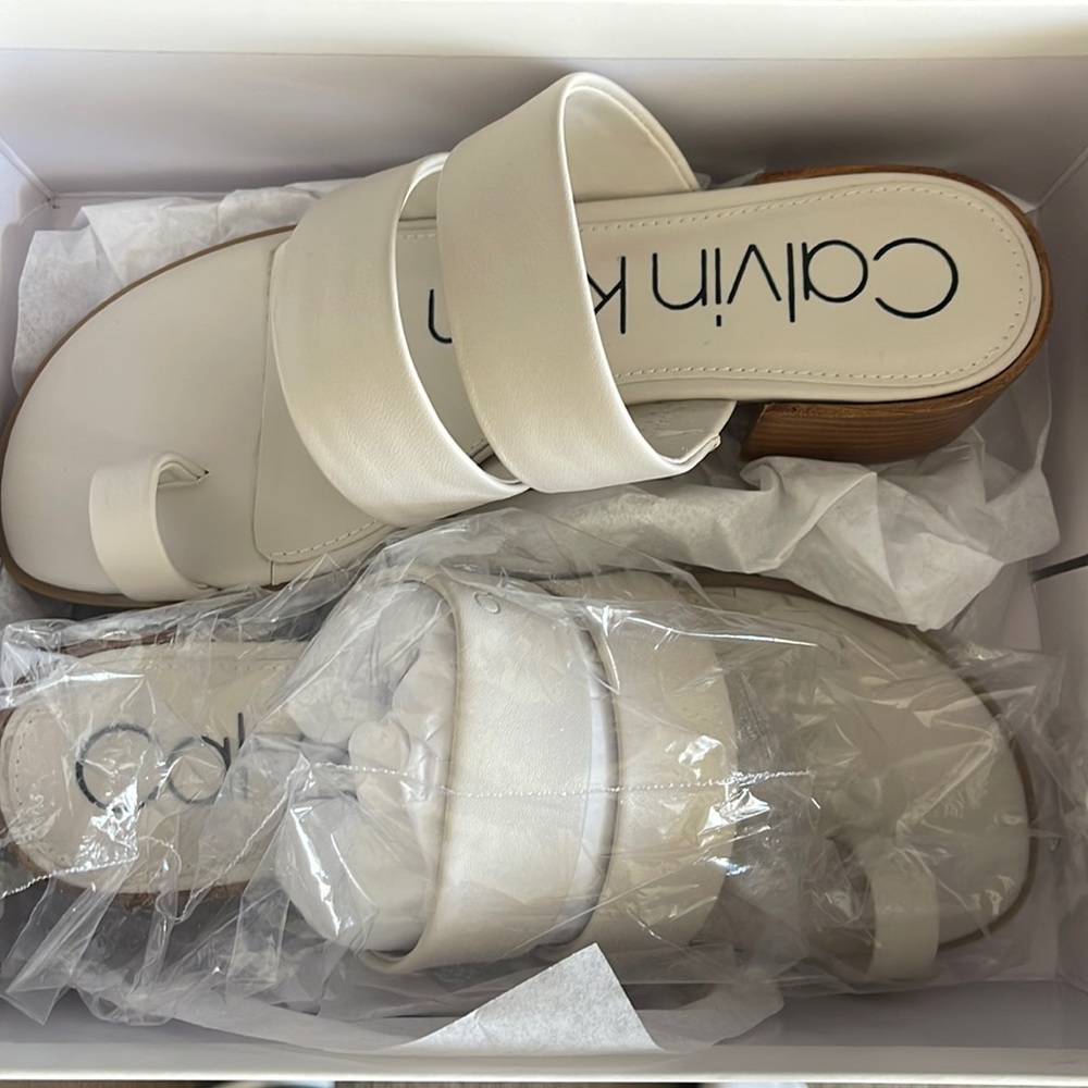 NWT, never worn, Calvin Klein soft white leather slide sandal w/ low block heel